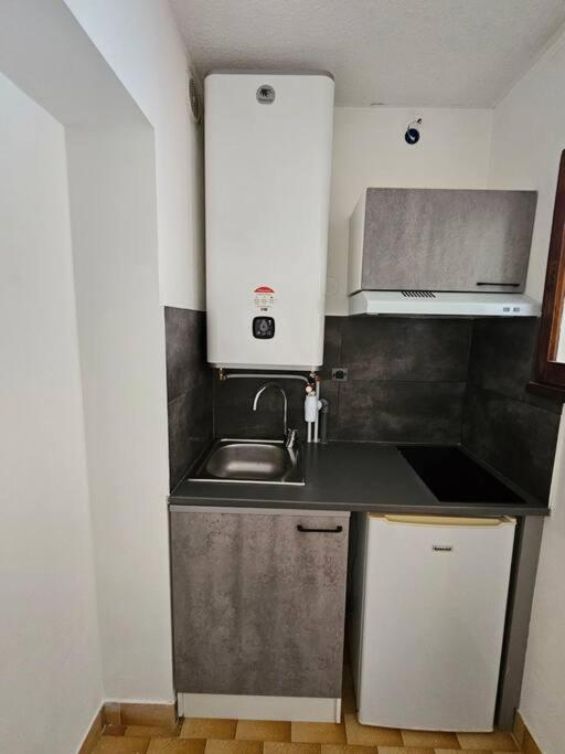Studio Cabine Clim Wifi Parking Draps - 1 Etoile - Self Check-In Possible La Grande-Motte Zewnętrze zdjęcie